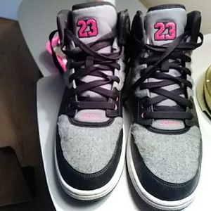 Female Jordan's size 8